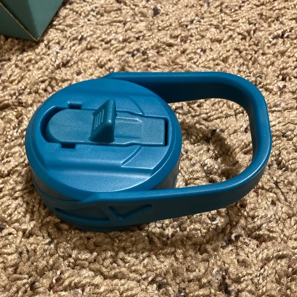 CIVAGO Water Bottle 40 ounces 3 lids - Picture 8 of 11